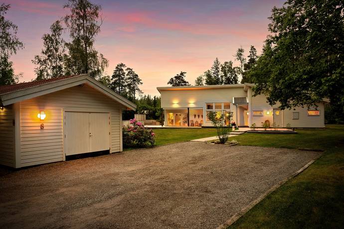 5 rum villa på Myrvägen 8 Ingarö Brunn, Värmdö kommun - bild 1