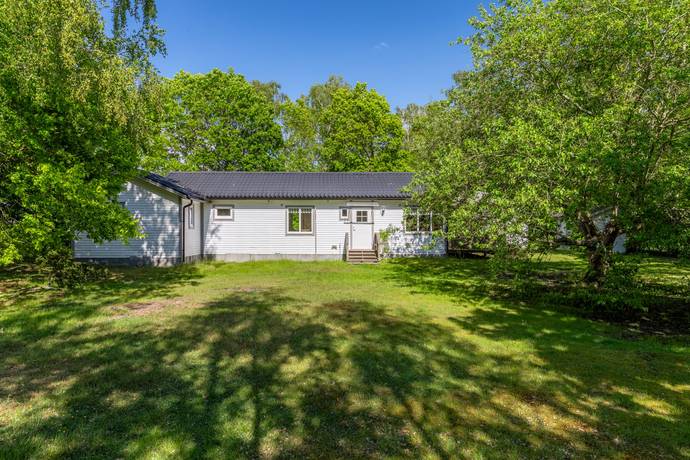 6 rum fritidshus på Klampvägen 5 Segelstorpsstrand, Båstads kommun - bild 1