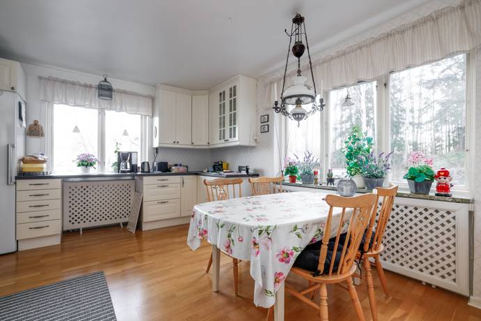 5 rum villa på Bastedalen 605 Harge, Askersunds kommun - bild 3
