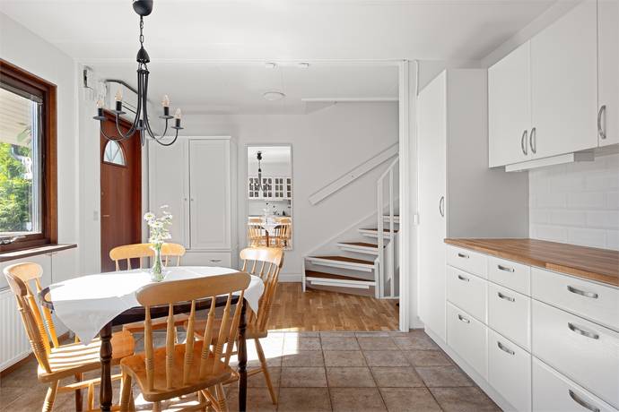 7 rum Parhus på Rödklövervägen 98A Hässelby Norra Villastad Stockholms kommun - bild 9