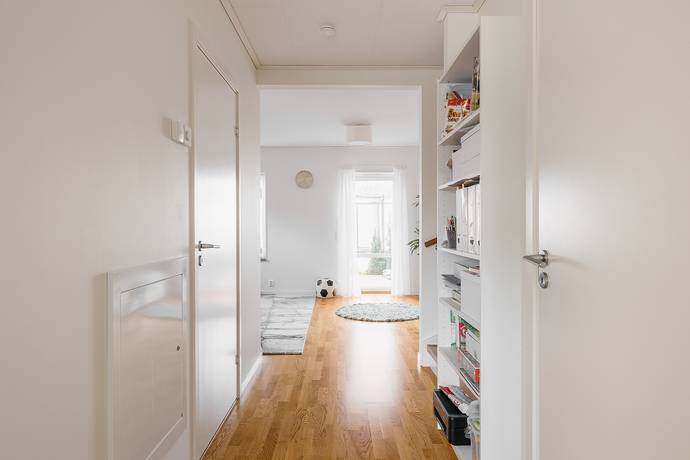 5 rum Radhus på Hägnadsgatan 13A Trädgårdsstaden Skövde kommun - bild 8