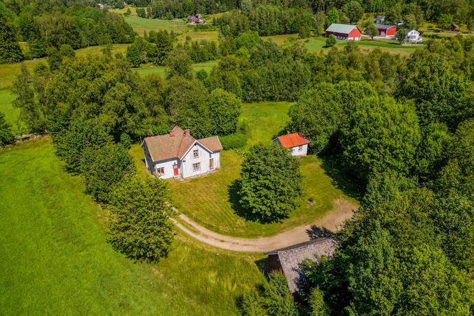 5 rum gård med jordbruk på Sik Strömsnäs 1 Fristad, Borås kommun - bild 1