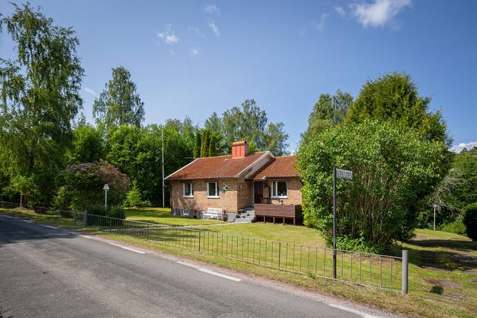 Ulvåker, Skövde kommun