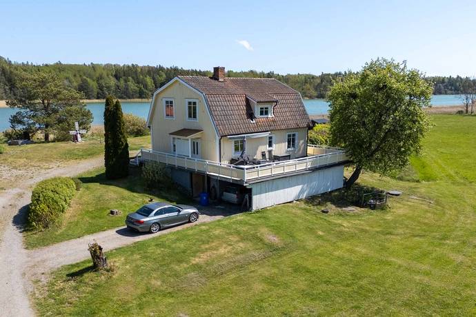 gård utan jordbruk på Bredstäk 44 Lisö, Nynäshamns kommun - bild 2