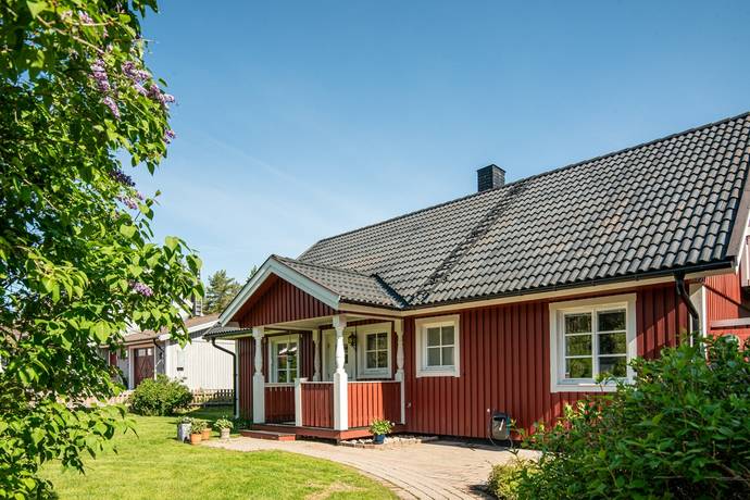 5 rum villa på Kolmovägen 2 Hög, Hudiksvalls kommun - bild 1