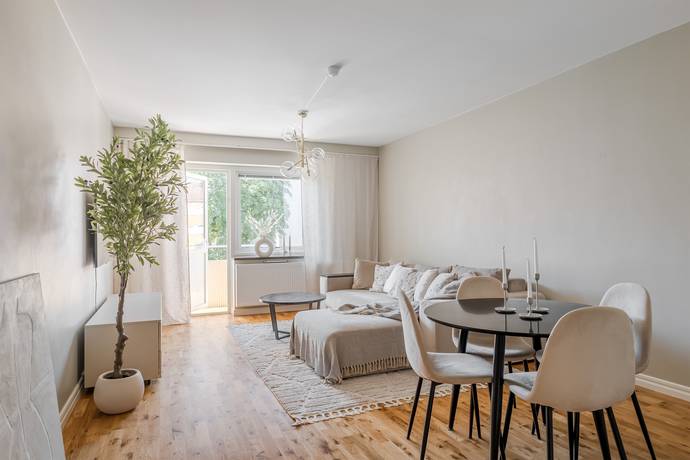 3 rum lägenhet på Riddaregatan 11 Centralt, Trollhättans kommun - bild 1