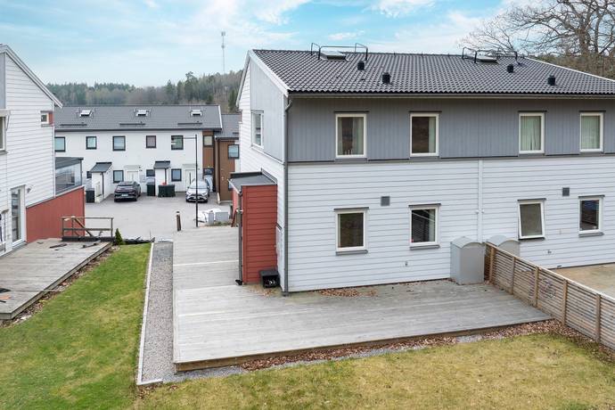 4 rum par-/kedje-/radhus på Sockerbruksgatan 14A Glasberga, Södertälje kommun - bild 3
