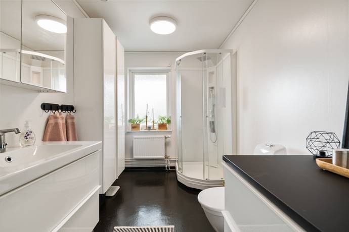 7 rum Villa på Gamla Köpingsvägen 26 Kungs Barkarö Kungsörs kommun - bild 25