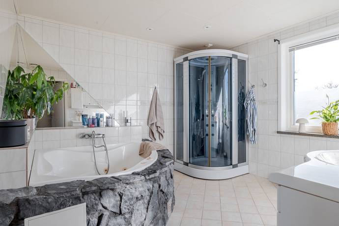 8 rum Villa på Lyckhemsgatan 1 Fredriksberg Vänersborgs kommun - bild 10