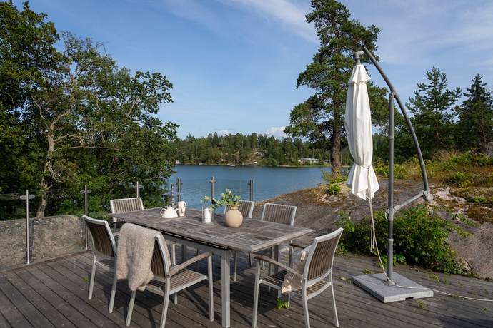 7 rum fritidsboende på Väsby badstig 6 Ljusterö, Österåkers kommun - bild 1