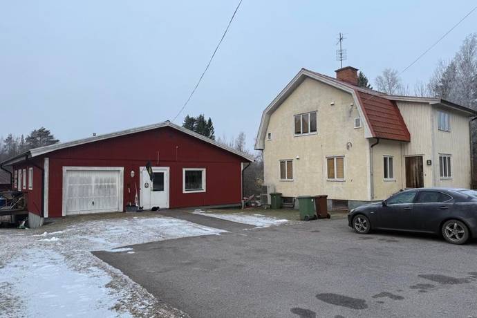 Karlholm, Tierps kommun
