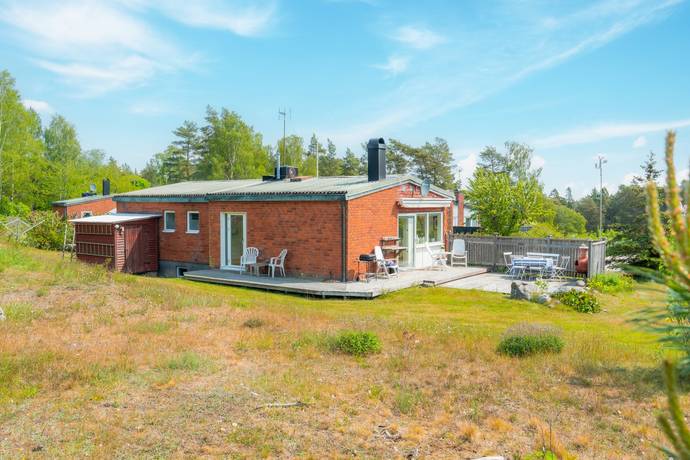 4 rum villa på Hagavägen 7 Tystberga, Nyköpings kommun - bild 1