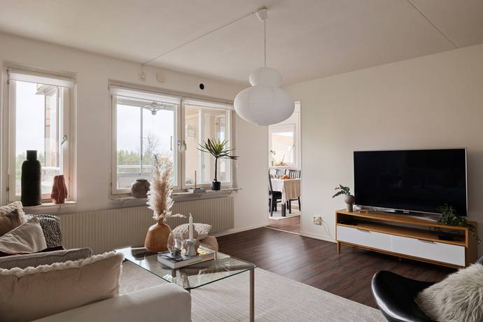 Landåvägen 77, Jarlaberg, Nacka kommun