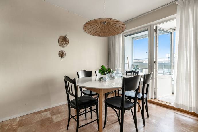 3 rum Lägenhet på Artillerigatan 70B, 6/6 tr Gärdet Stockholms kommun - bild 9