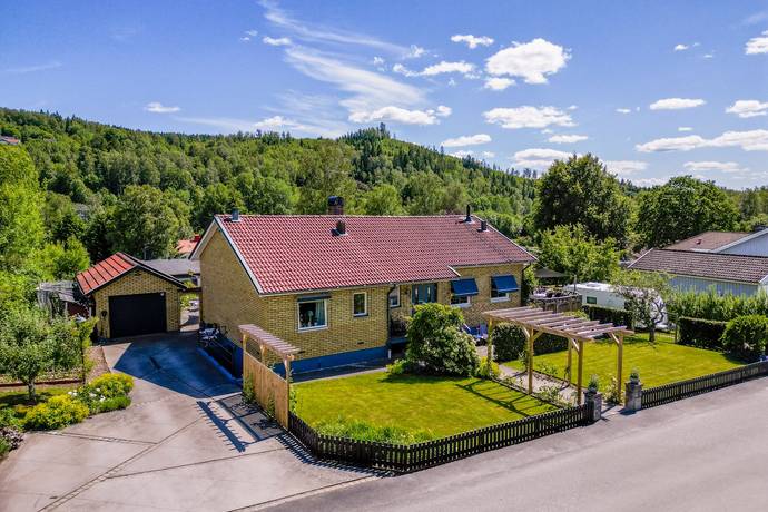 7 rum villa på Distansvägen 8 Frufällan, Borås kommun - bild 1