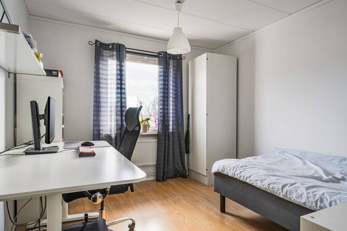 5 rum Radhus på Bäckvägen 18B Dammen Strängnäs kommun - bild 17