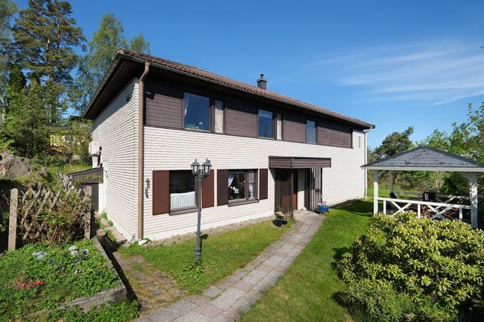6 rum villa på Flåhackebacken 66 Krusboda, Tyresö kommun - bild 1