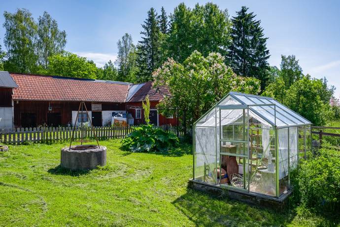 4 rum gård utan jordbruk på Näsbybacka 175 Näsbybacka strax utanför Frövi, Lindesbergs kommun - bild 4
