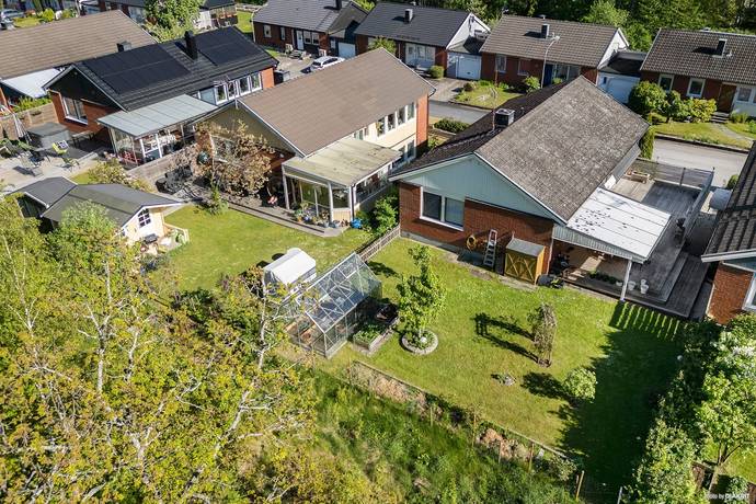 5 rum Villa på Bäckatorpsgatan 74 Hallsberg Hallsbergs kommun - bild 2