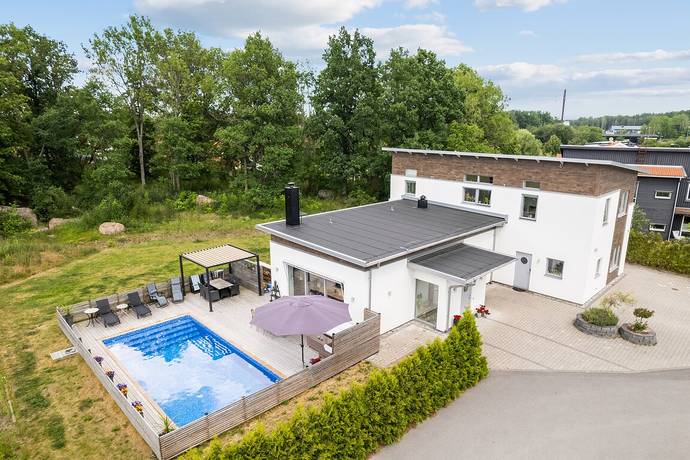 8 rum villa på Nutidsvägen 10 Ullstämma, Linköpings kommun - bild 1