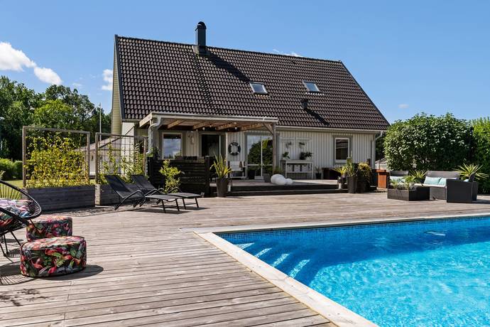 6 rum villa på Notarievägen 7 Hässleholm - Röinge, Hässleholms kommun - bild 1