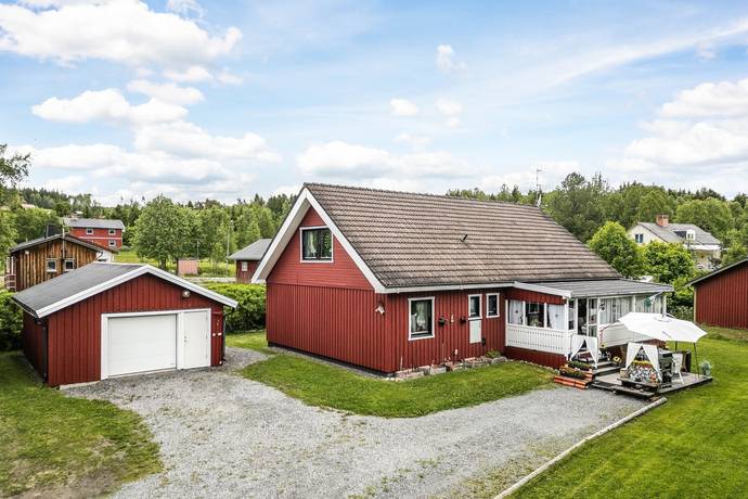 6 rum villa på Hallvägen 2 Järpen, Åre kommun - bild 1