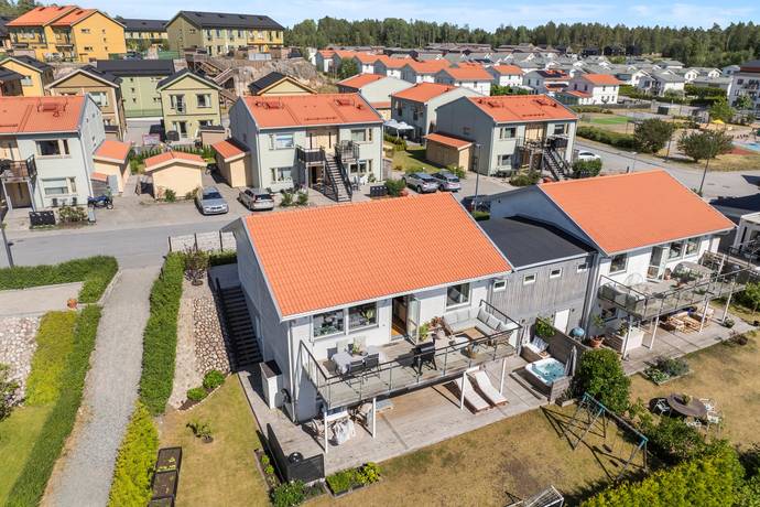 6 rum kedjehus på Strövarvägen 26 Tullinge, Botkyrka kommun - bild 2