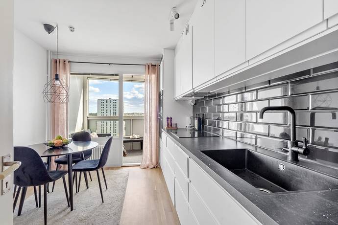 3 rum lägenhet på Näsbydalsvägen 10 lgh 2104 Näsbydal, Täby kommun - bild 2