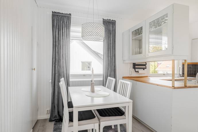 8 rum Villa på Albertsvägen 73B Trollhättan Trollhättans kommun - bild 32