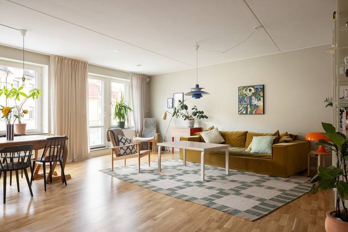 4 rum lägenhet på Tellusborgsvägen 42, vån 1 Midsommarkransen, Stockholms kommun - bild 1
