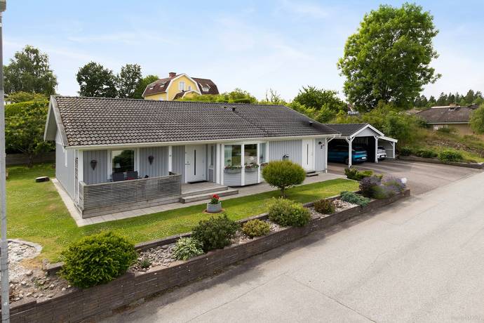 5 rum villa på Renströmsvägen 2 Björndalen, Trollhättans kommun - bild 1