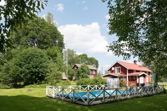 3 rum vinterbonat fritidshus på Färnebo Lågbo 102 Västerfärnebo, Sala kommun - bild 1