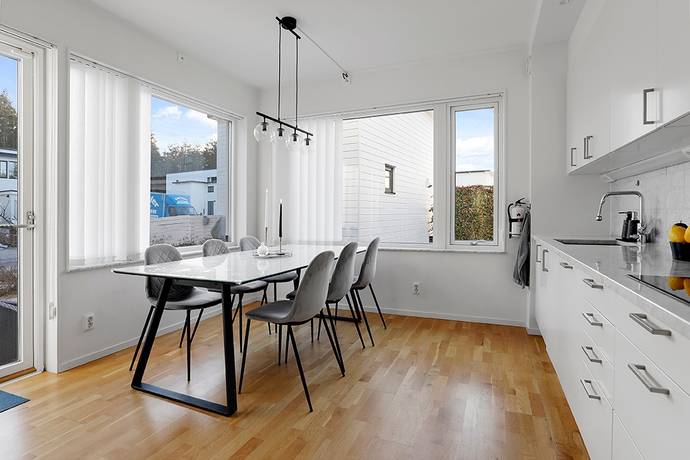 6 rum Radhus på Tant Gredelins väg 28A Tumba - Uttran Botkyrka kommun - bild 13