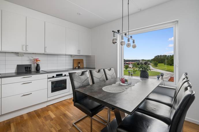 4 rum lägenhet på Lönnebergagatan 63 Husie / Gyllins Tädgård, Malmö kommun - bild 5
