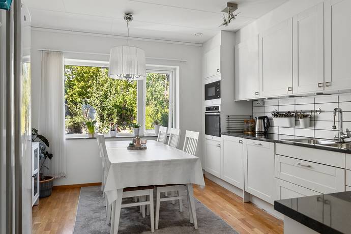 5 rum Lägenhet på VÄSTFJORDSGATAN 17 Kistahöjden Stockholms kommun - bild 6