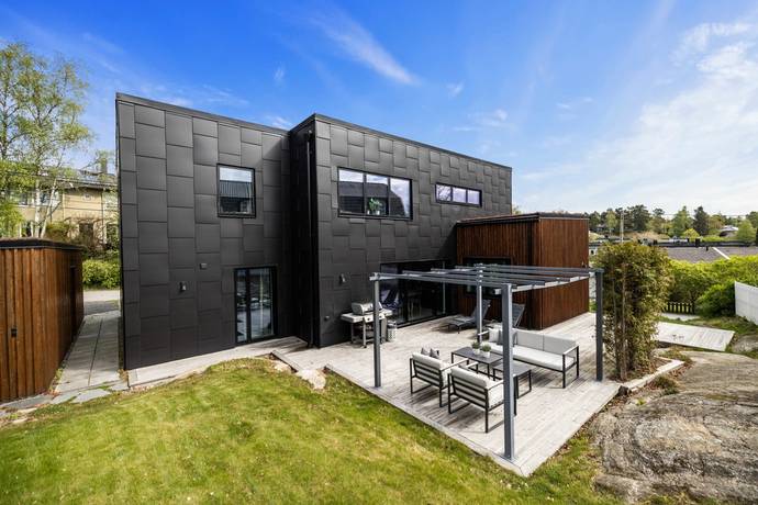 Sommargyllens backe 1, Lännersta, Nacka kommun