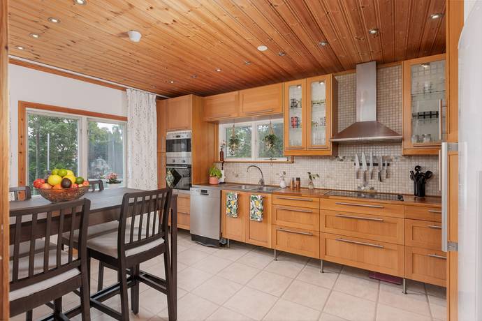 6 rum villa på Floravägen 24 Blombacka, Södertälje kommun - bild 2