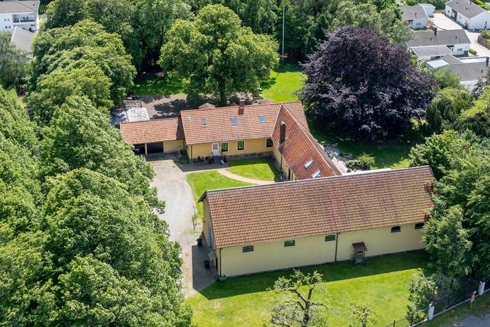 10 rum villa på Kristinebergs gård - Svängedammsgatan 1 Kristineberg, Malmö kommun - bild 1