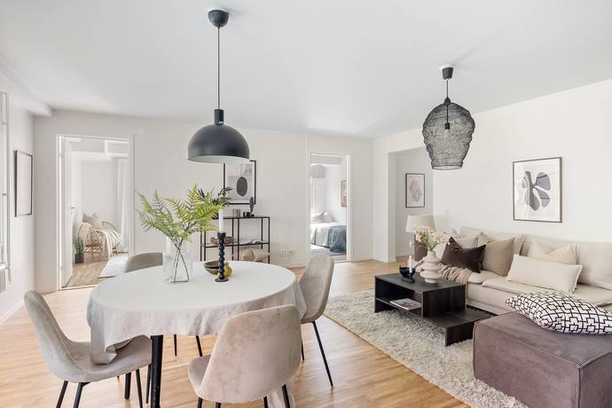 3 rum lägenhet på Spegelbacken 46  Gribbylund, Täby kommun - bild 2