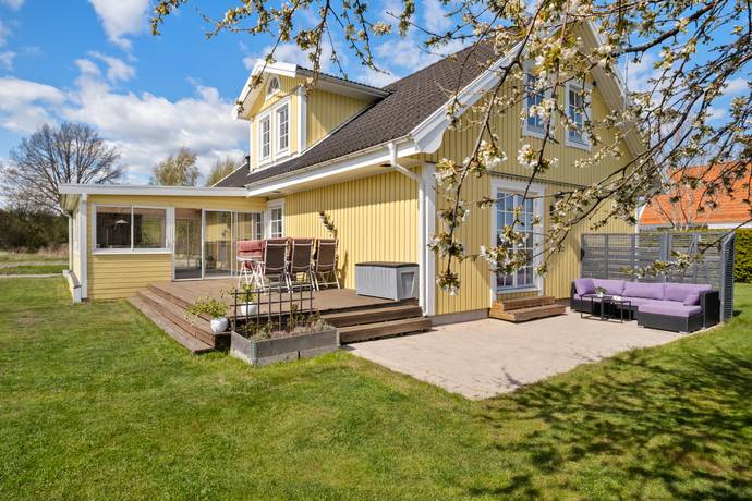 7 rum villa på Hagavägen 3 Tungelsta, Haninge kommun - bild 1