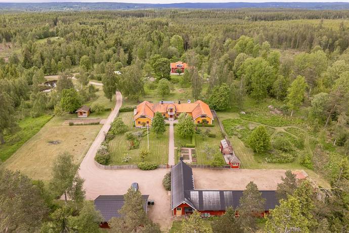 8 rum Gård utan jordbruk på Bjurbäck Lilla Hallebo  Mullsjö Mullsjö kommun - bild 3