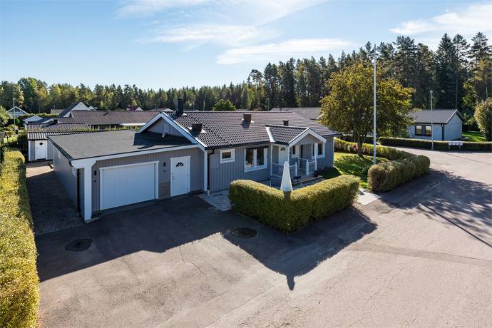 5 rum villa på Stenkolsvägen 14 Stenåsen, Kils kommun - bild 1