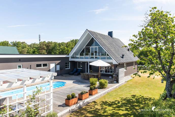 8 rum villa på Påfågelvägen 8 Mellbystrand, Laholms kommun - bild 1