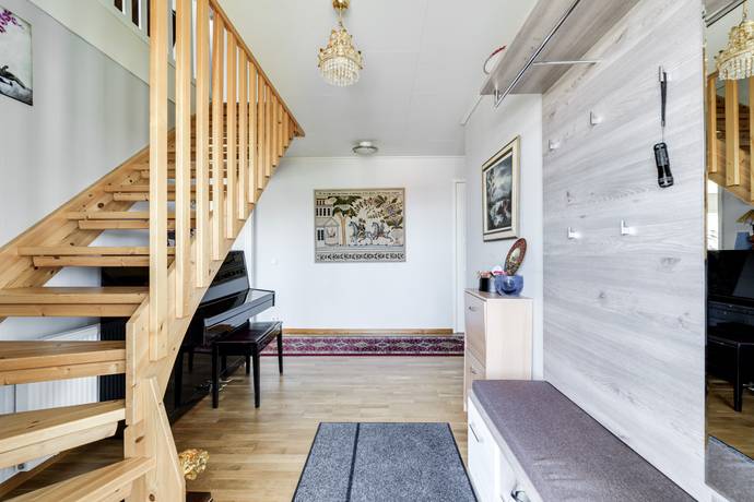 7 rum villa på Märtavägen 15 Hjälmarbaden, Örebro kommun - bild 5