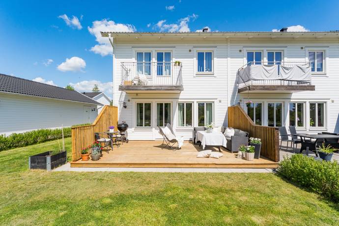 4 rum radhus på Kaprisvägen 27C Arnö, Nyköpings kommun - bild 1