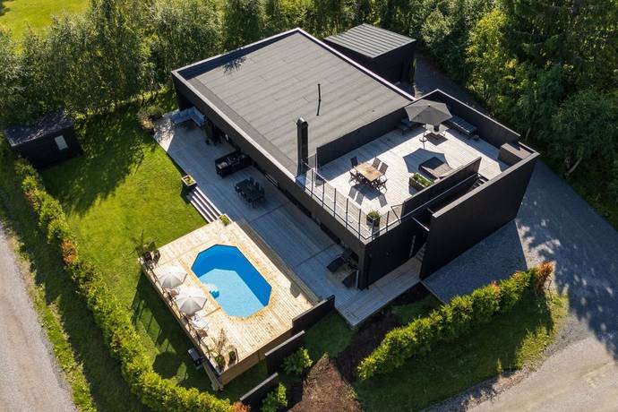 7 rum villa på Badviksvägen 4 Domsjö, Örnsköldsviks kommun - bild 1