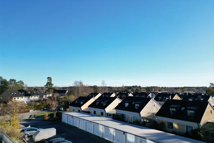 6 rum Radhus på Basgränd 127 Vällingby - Kälvesta Stockholms kommun - bild 33