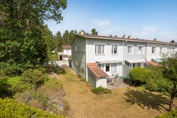 5 rum radhus på Småbjörksvägen 81 Bromsten, Stockholms kommun - bild 4