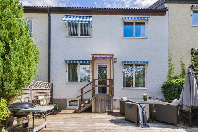 6 rum radhus på Sjöändan 14 Sköndal, Stockholms kommun - bild 1
