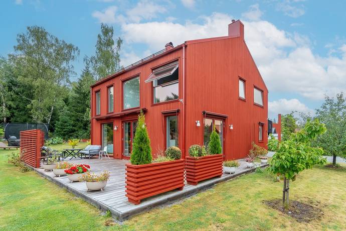 5 rum villa på Rusthållarvägen 39 Näs Focksta, Uppsala kommun - bild 1